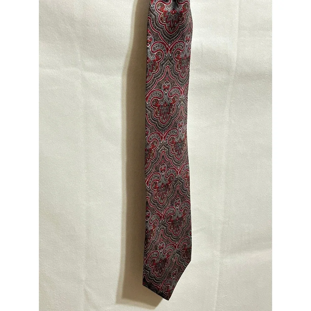 Yves Saint Laurent‎ Neckwear 100% Silk Paisley Pattern Men Tie